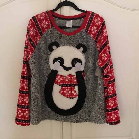 Secret Treasures Other - Secret Treasures Holiday Sleepwear Top